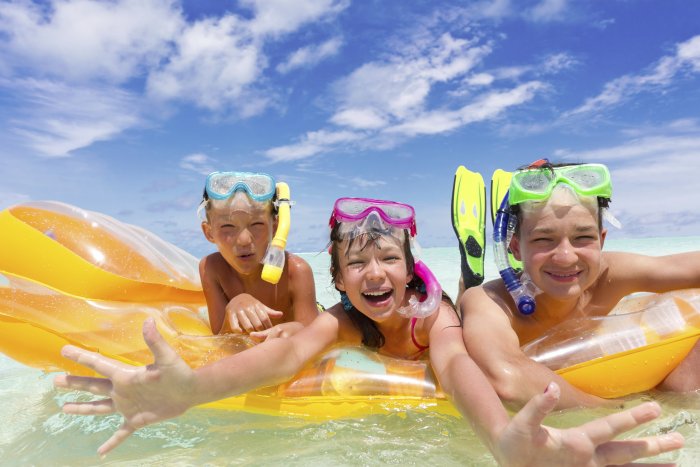 Playas para disfrutar de un verano inolvidable en Murcia con los niños